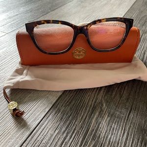 Tory Burch readers. Soooooooooo cute!